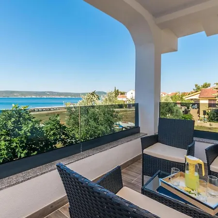 2 Bedroom Lovely In Na Moru Apartment